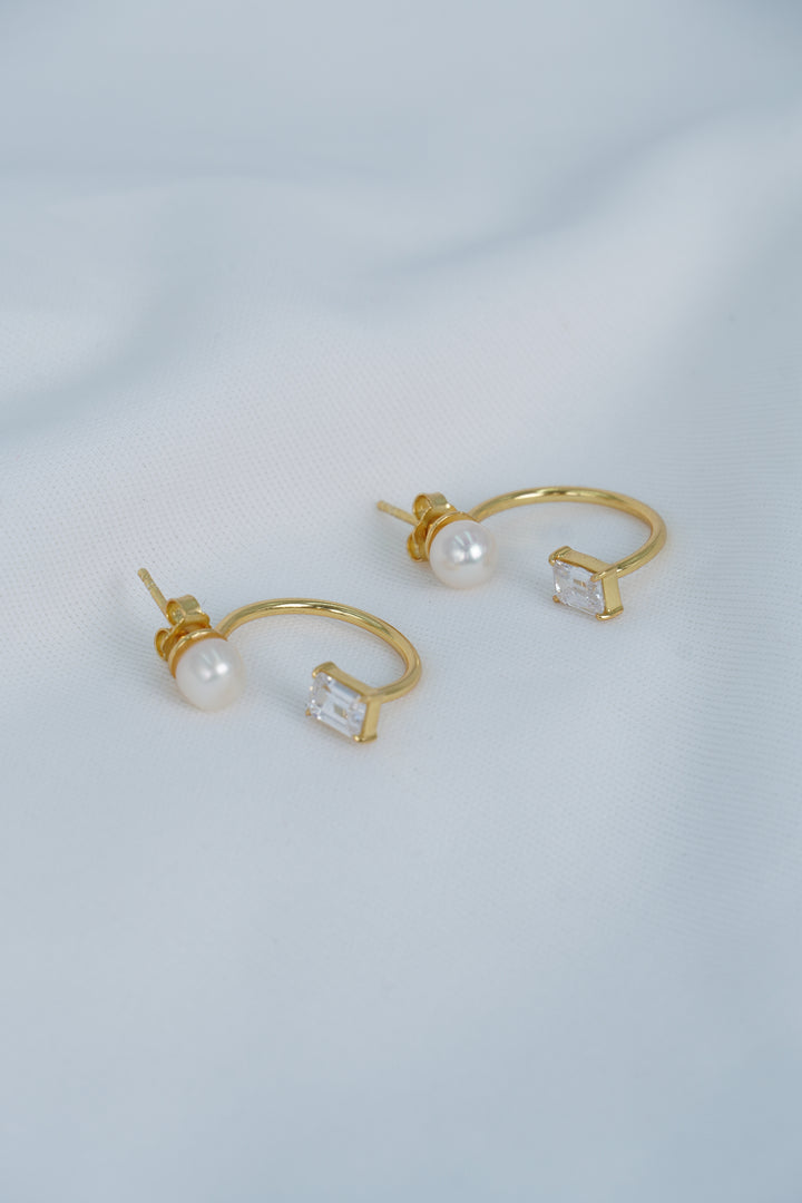 925 GOLD PLATED  STONE WITH PEARL EARRINGS