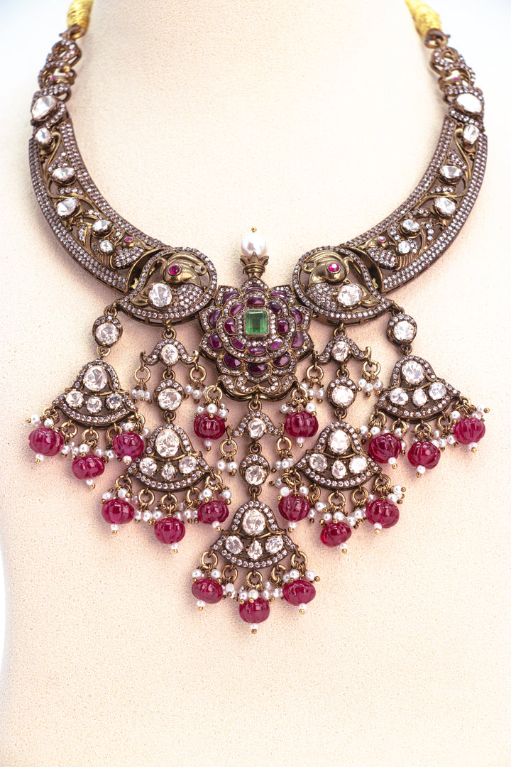 HEENA VICTORIYAN NECKLACE