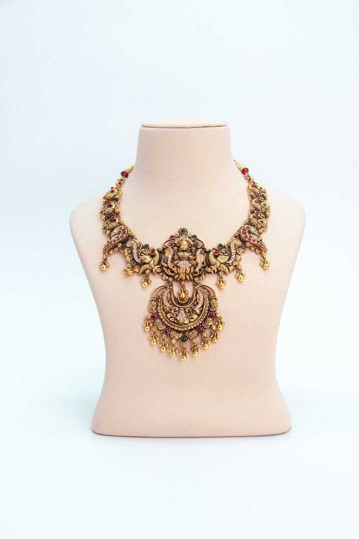 YUTHIKA SHORT NECKLACE