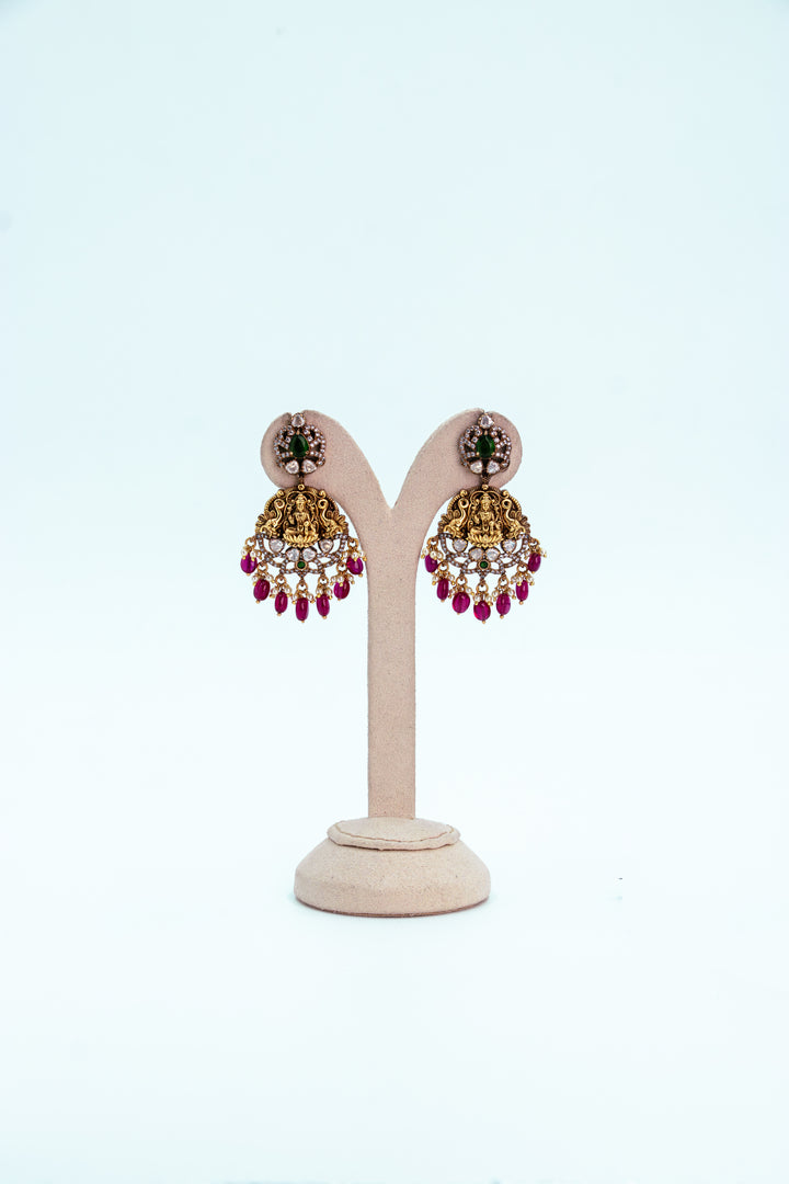 NITIKSHA VICTORIAN STUDS